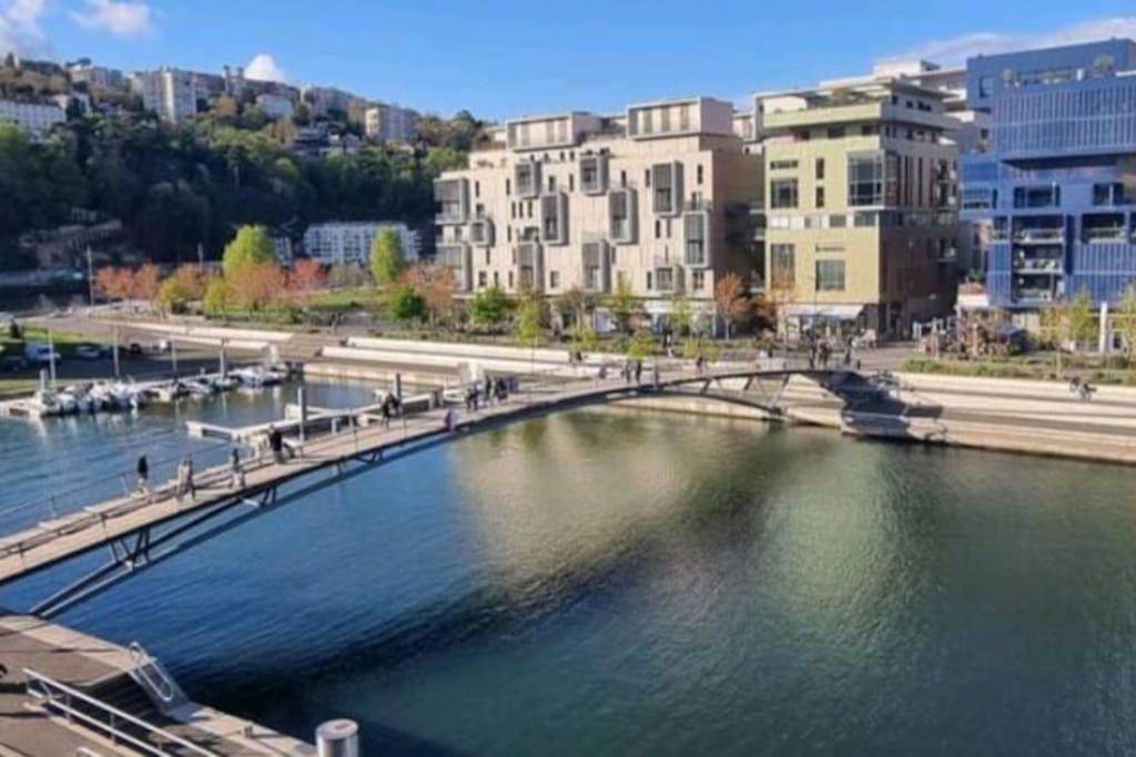 Appartement Dans Peniche Atypique Et Idyllique A Confluence Лион Экстерьер фото